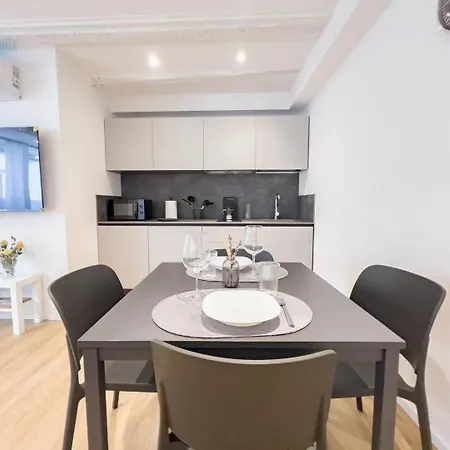 Apartment Imbriani 10a Tirabora Short Rent
