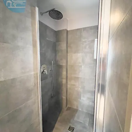 Imbriani 10a Tirabora Short Rent *